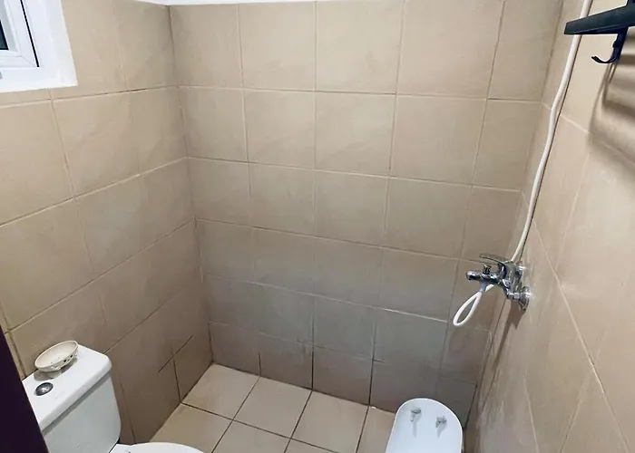 J&j Mactan Netflix, Pool & Free Parking